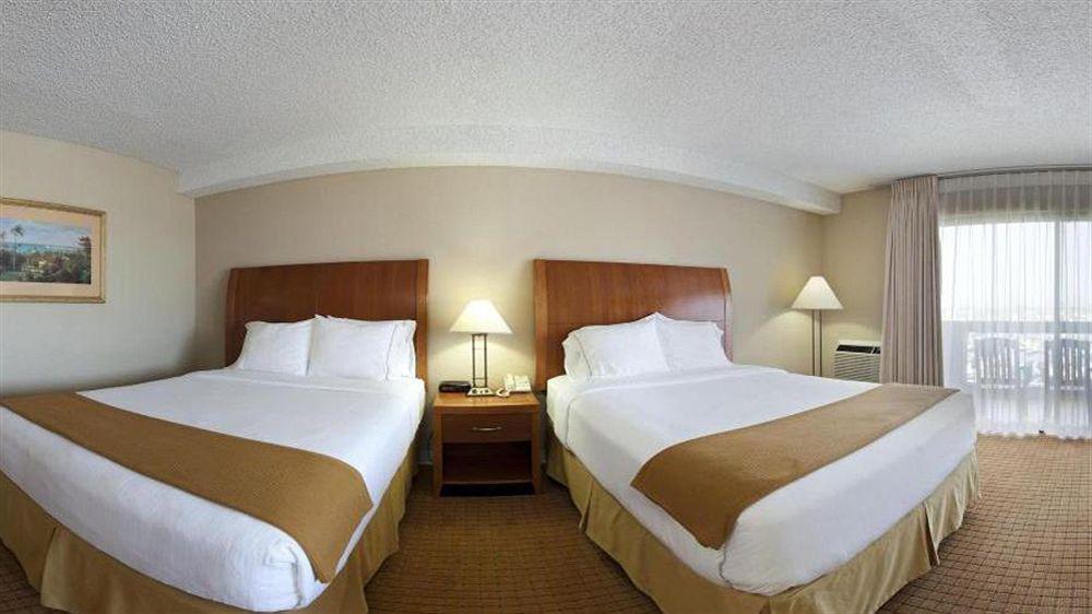 Holiday Inn Express Hotel & Suites Ventura Harbor By Ihg Bagian luar foto