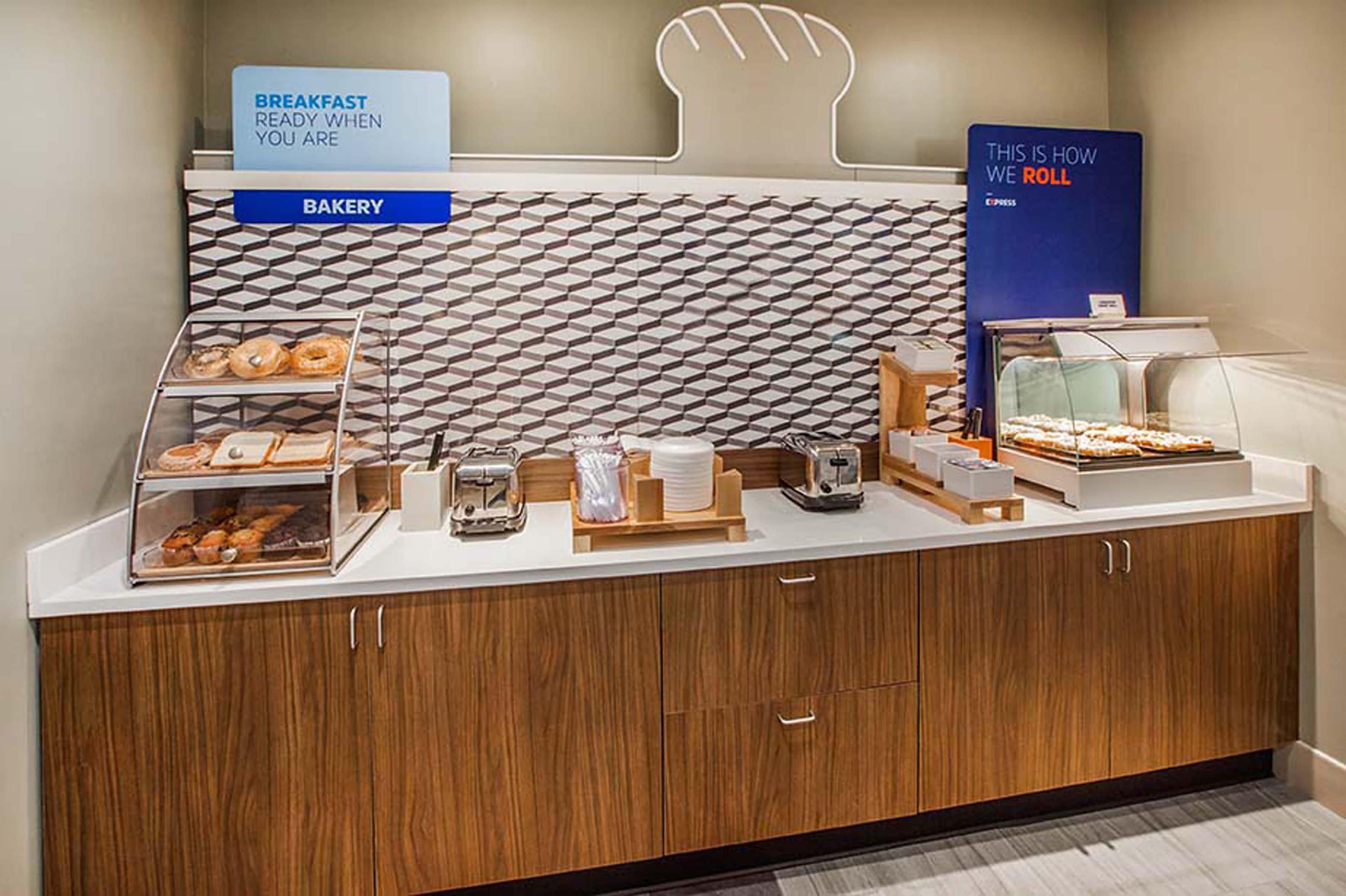 Holiday Inn Express Hotel & Suites Ventura Harbor By Ihg Bagian luar foto