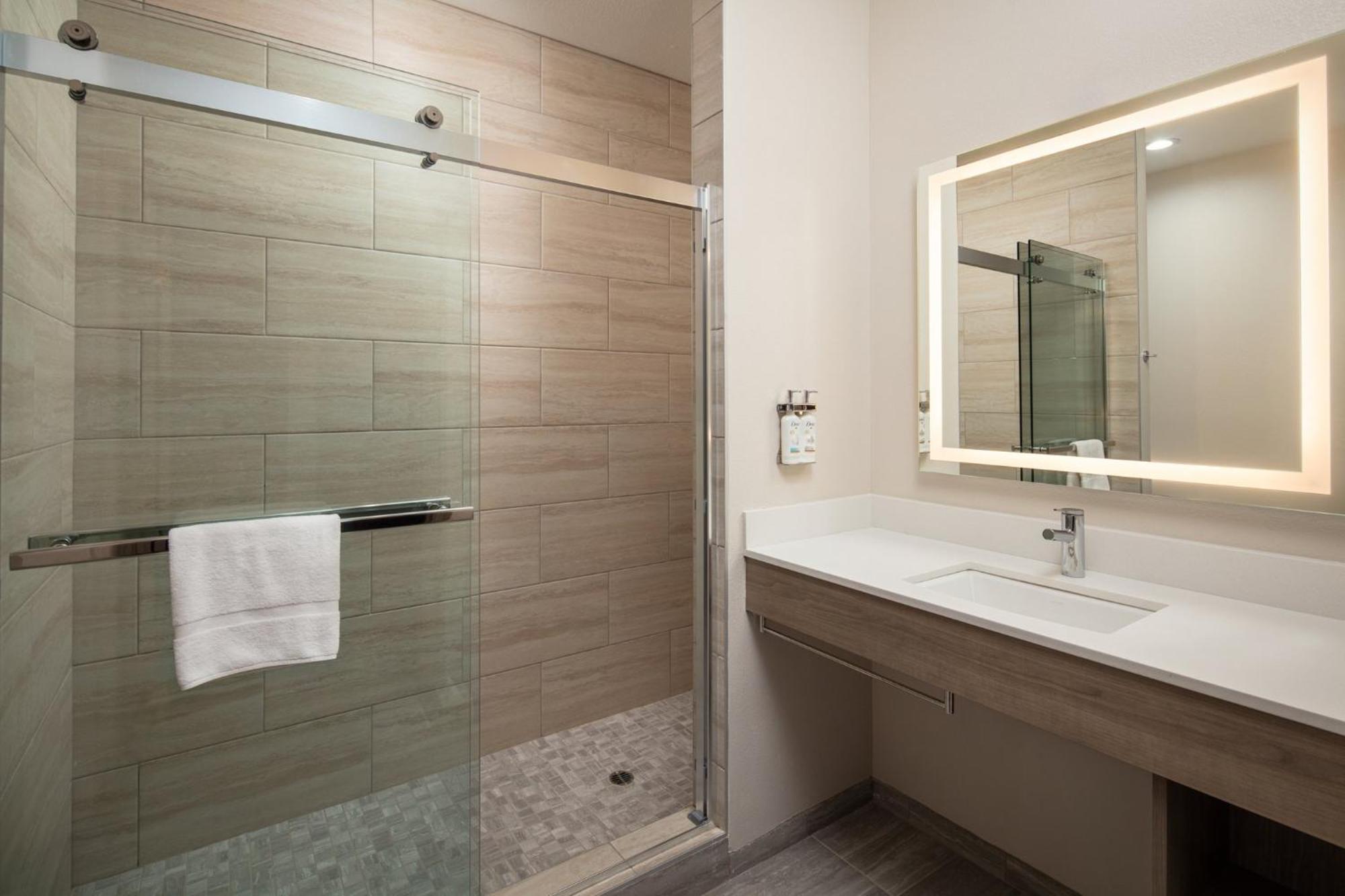 Holiday Inn Express Hotel & Suites Ventura Harbor By Ihg Bagian luar foto