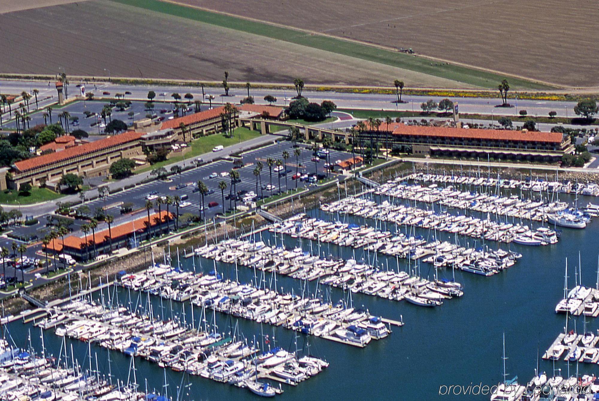 Holiday Inn Express Hotel & Suites Ventura Harbor By Ihg Bagian luar foto