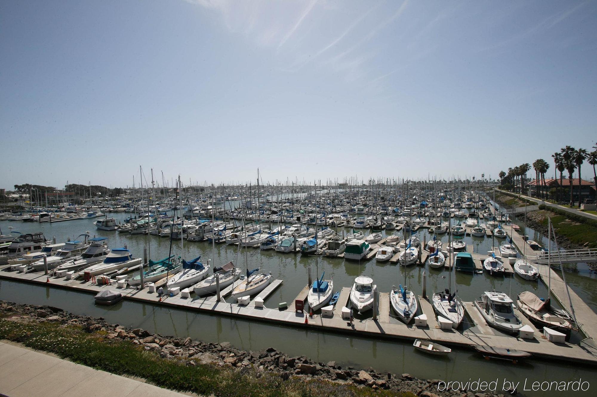 Holiday Inn Express Hotel & Suites Ventura Harbor By Ihg Bagian luar foto