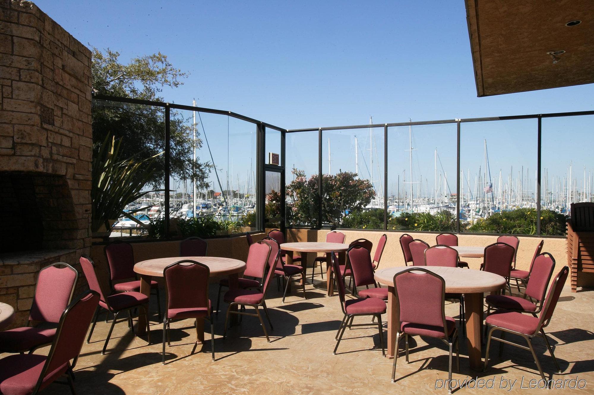 Holiday Inn Express Hotel & Suites Ventura Harbor By Ihg Bagian luar foto